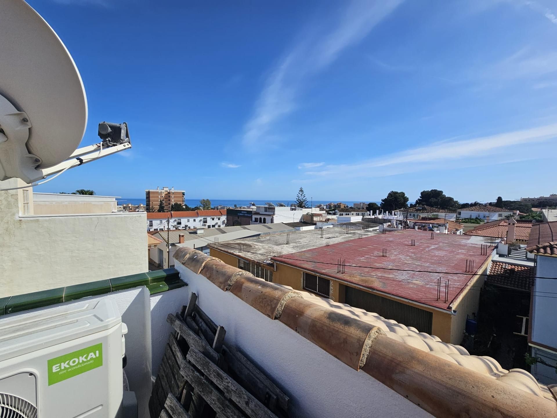 Vista exterior de Pis en venda en Torremolinos amb Aire condicionat i Terrassa