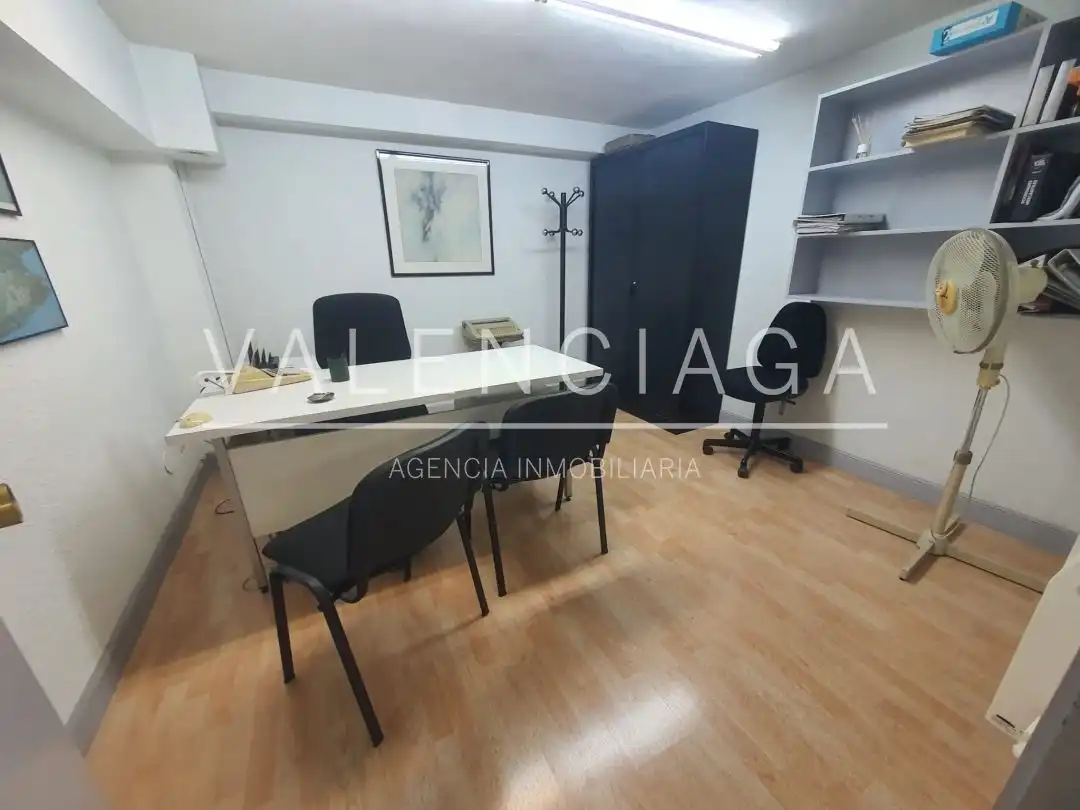 Büro zum Verkauf in Beasain mit Heizung