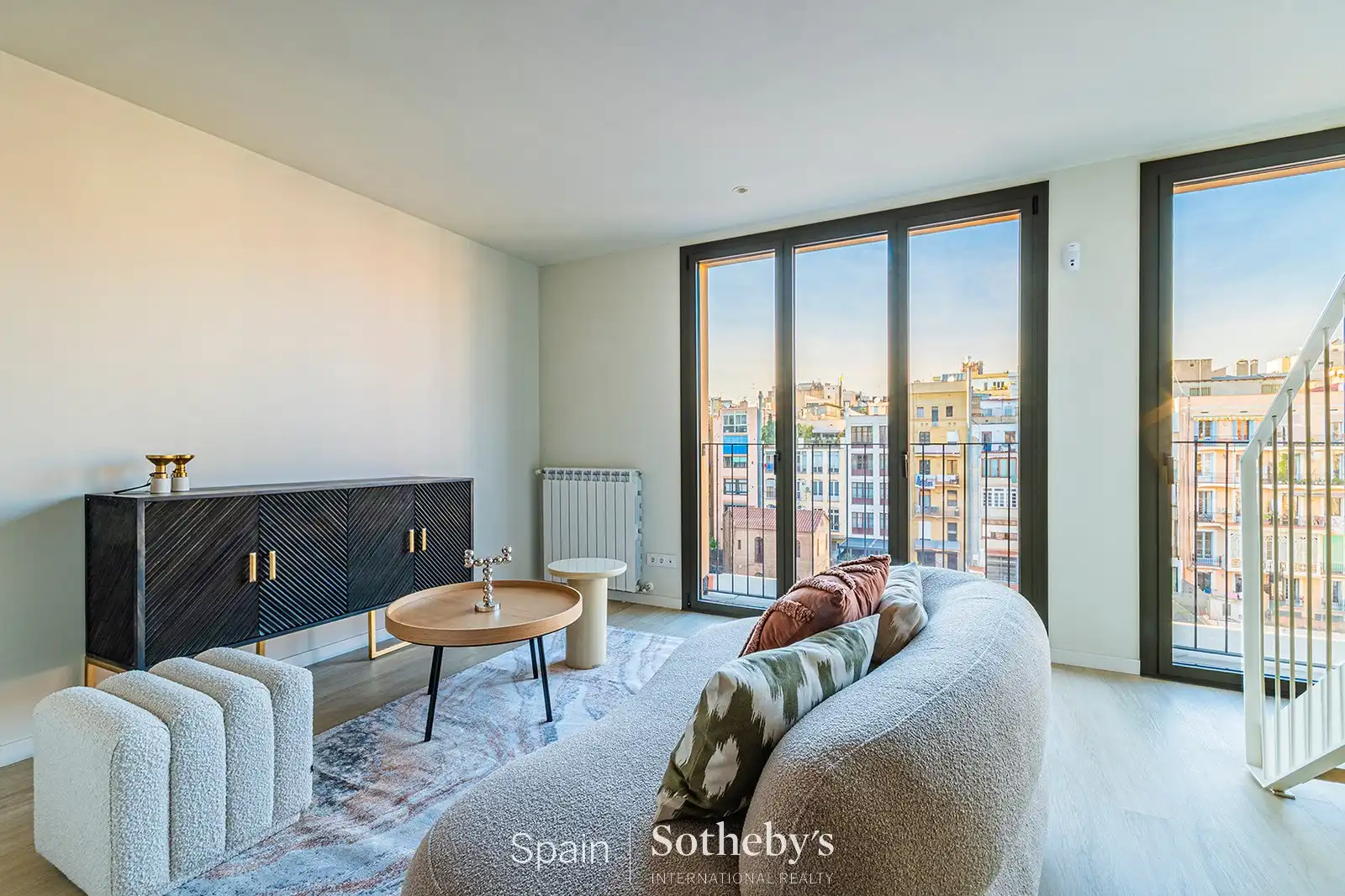 Wohnzimmer von Maisonette zum Verkauf in Barcelona mit Klimaanlage und Heizung