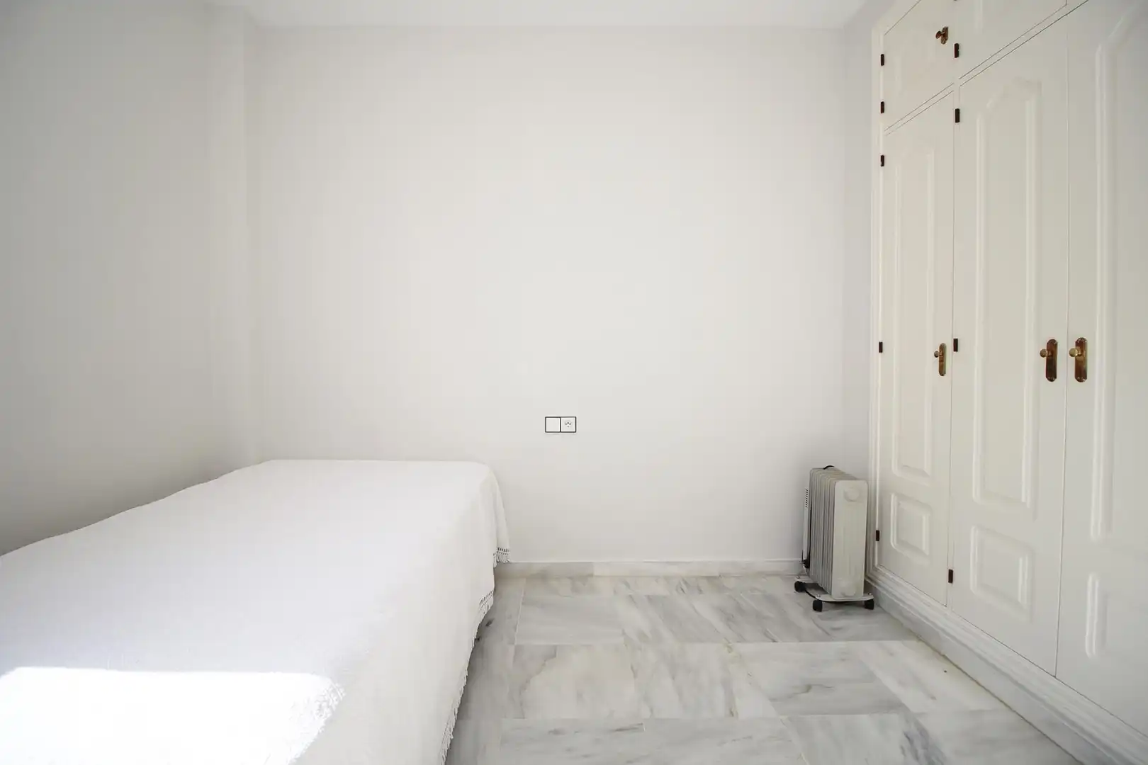 Bedroom of Flat for rent in Málaga  with Air Conditioner, Heating and Terrace
