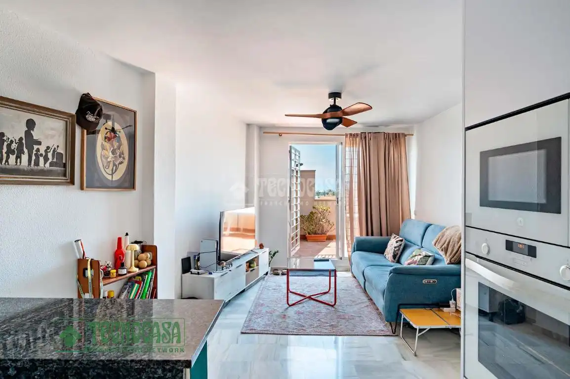 Sala de estar de Piso en venta en Roquetas de Mar con Aire acondicionado, Terraza y Amueblado