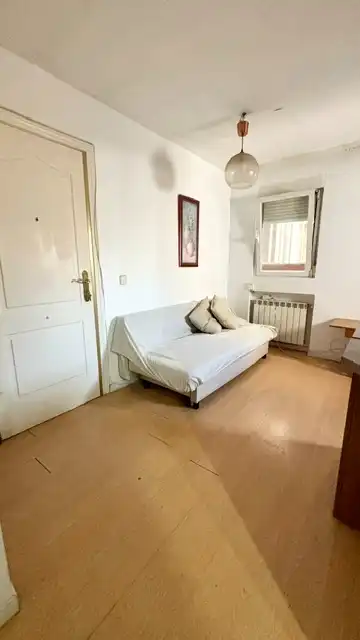 Dormitori de Pis en venda en Madrid amb Calefacció i Moblat