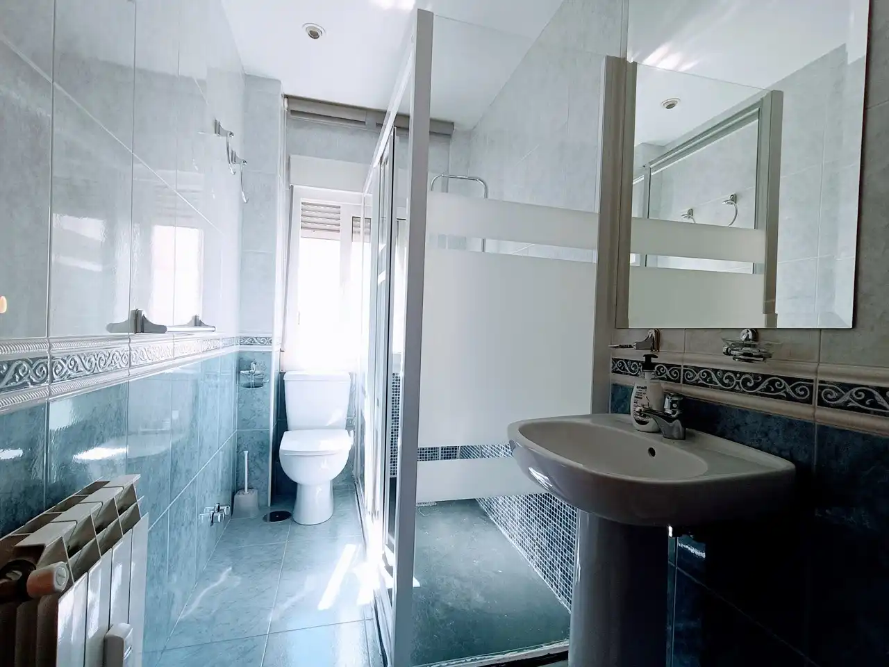 Baño de Piso de alquiler en Madrid con Aire acondicionado, Calefacción y Amueblado