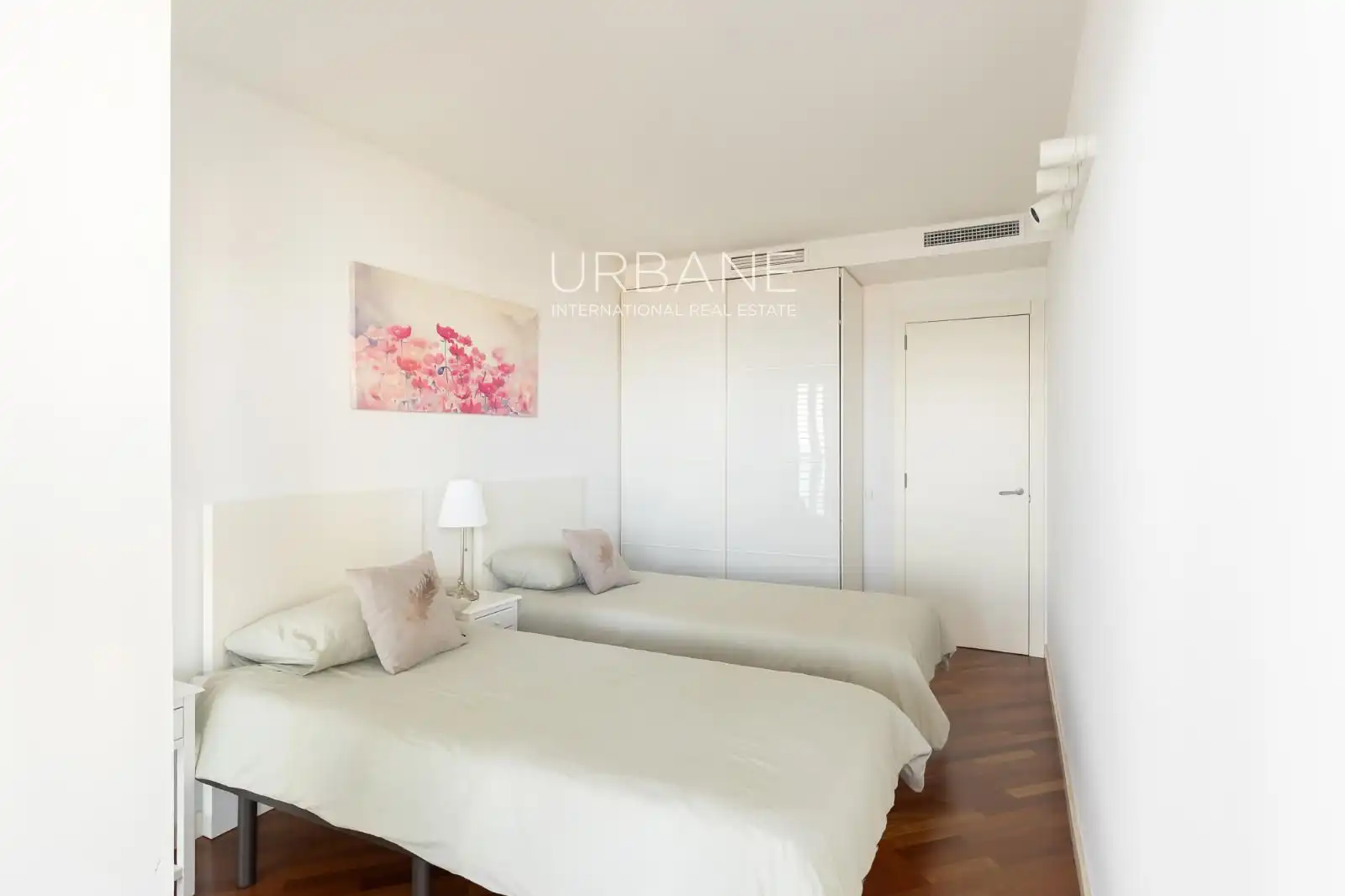 Habitación de Ático de alquiler en Barcelona con Aire acondicionado, Calefacción y Amueblado