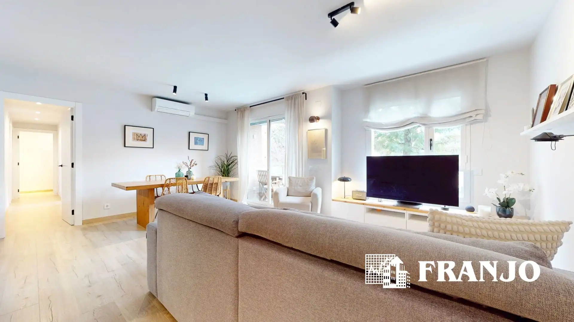 Sala d'estar de Pis en venda en Sant Cugat del Vallès amb Aire condicionat, Calefacció i Terrassa