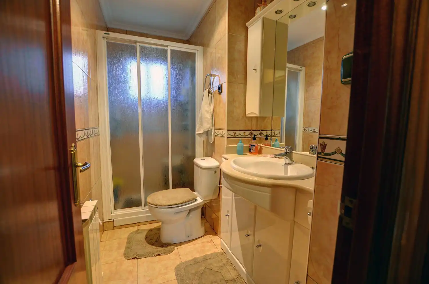 Baño de Piso en venta en Avilés con Calefacción, Trastero y Piscina