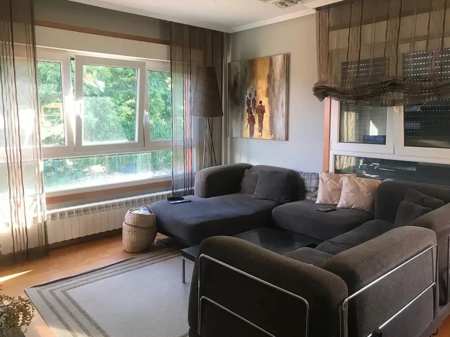 Sala de estar de Dúplex en venta en Oleiros con Calefacción, Trastero y Amueblado