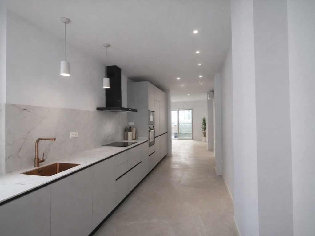 Kitchen of Flat for sale in Fuengirola  with Air Conditioner, Terrace and Oven