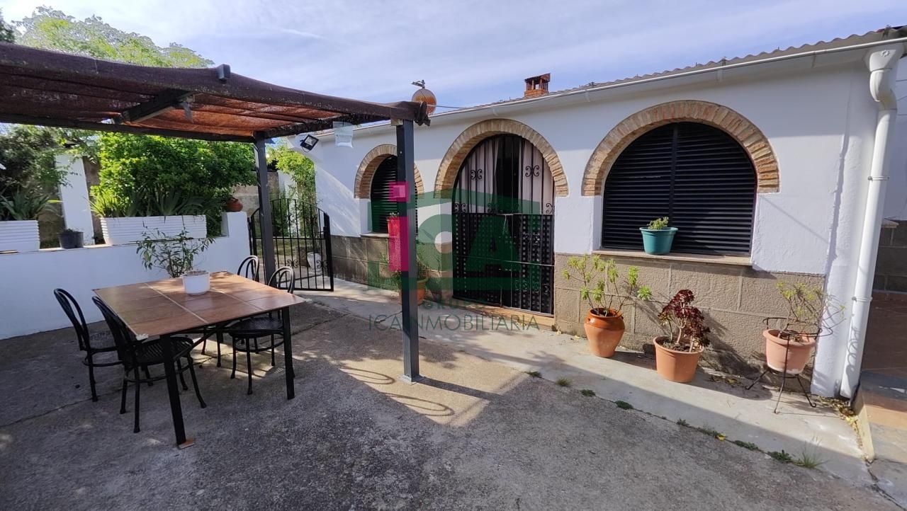Exterior view of House or chalet for sale in Casar de Cáceres  with Heating, Private garden and Storage room