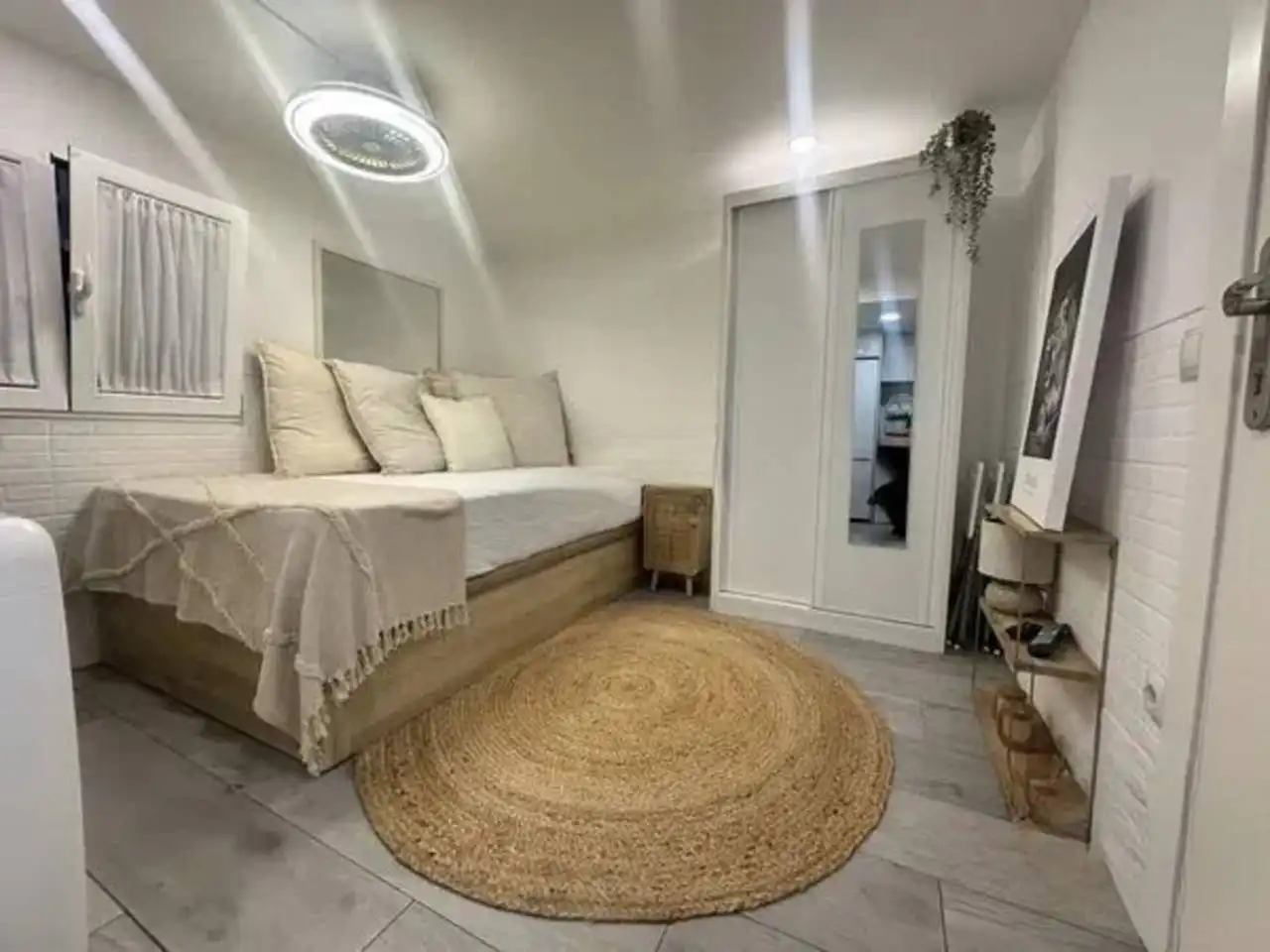 Schlafzimmer von Wohnung zum Verkauf in  Barcelona Capital mit Parkett und Möbliert
