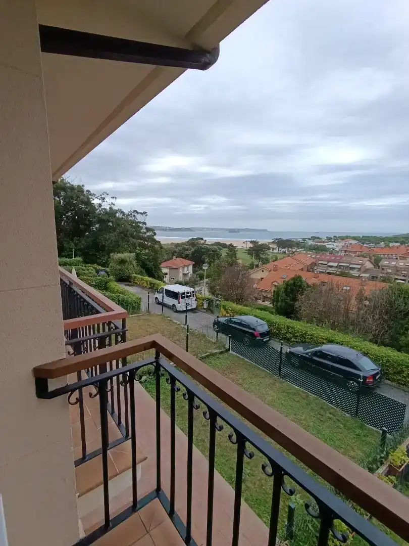 Terrassa de Casa o xalet en venda en Ribamontán al Mar amb Jardí privat, Parquet i Moblat