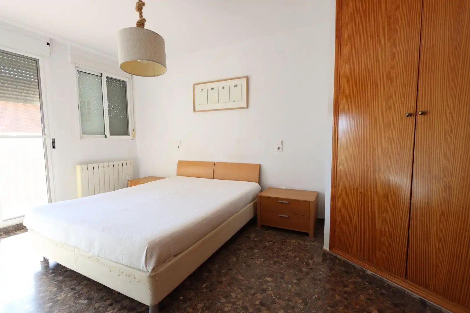 Habitación de Ático en venta en La Pobla de Vallbona con Calefacción, Terraza y Trastero