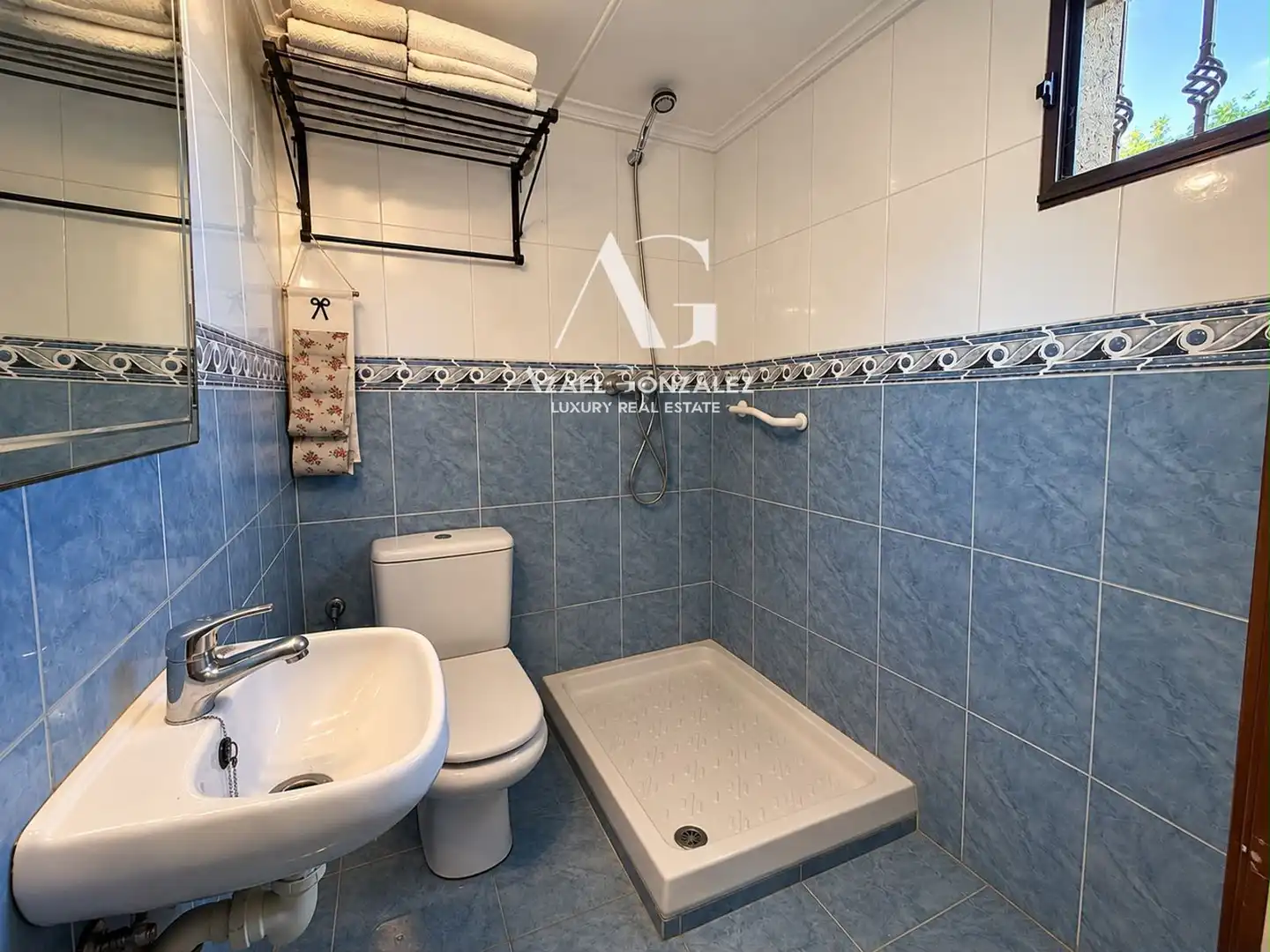 Baño de Casa o chalet en venta en Torrelavega  con Calefacción y Amueblado
