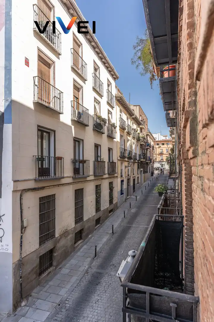 Vista exterior de Piso en venta en Madrid con Calefacción y Balcón