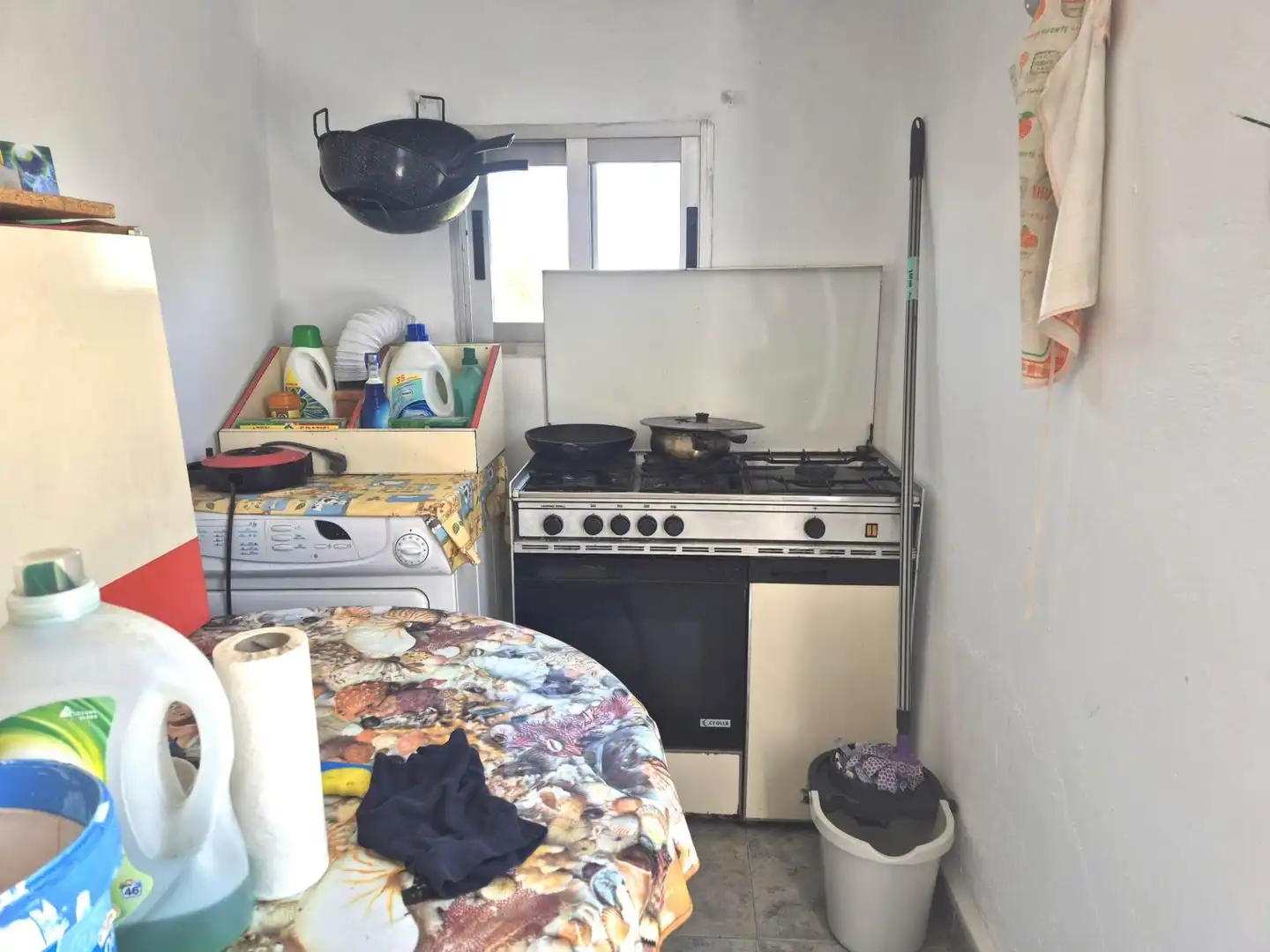 Cuina de Casa o xalet en venda en Llíria amb Terrassa i Piscina comunitària