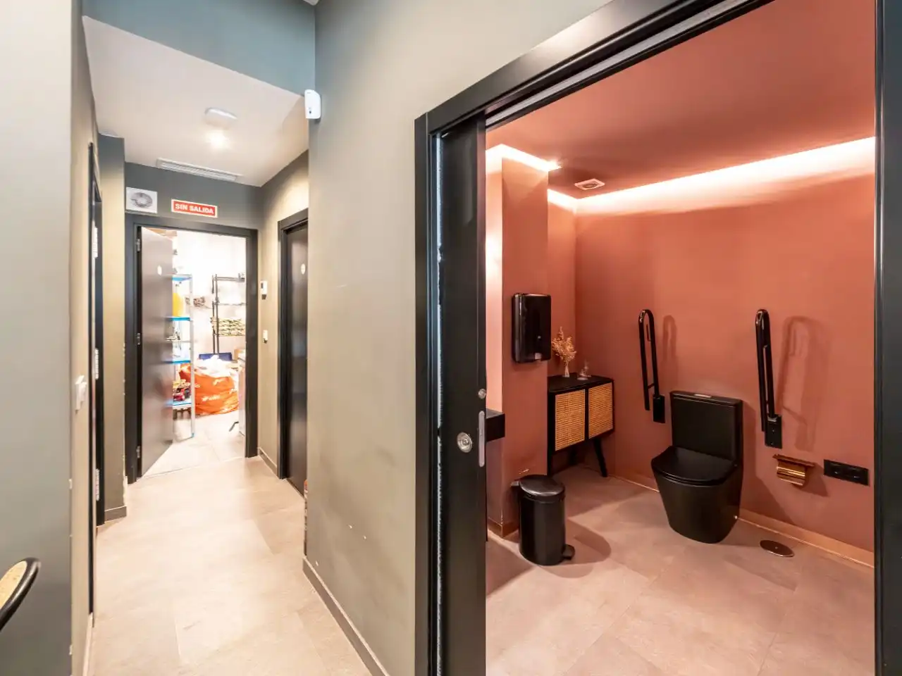 Local en traspaso en Madrid con Aire acondicionado, Calefacción y Terraza