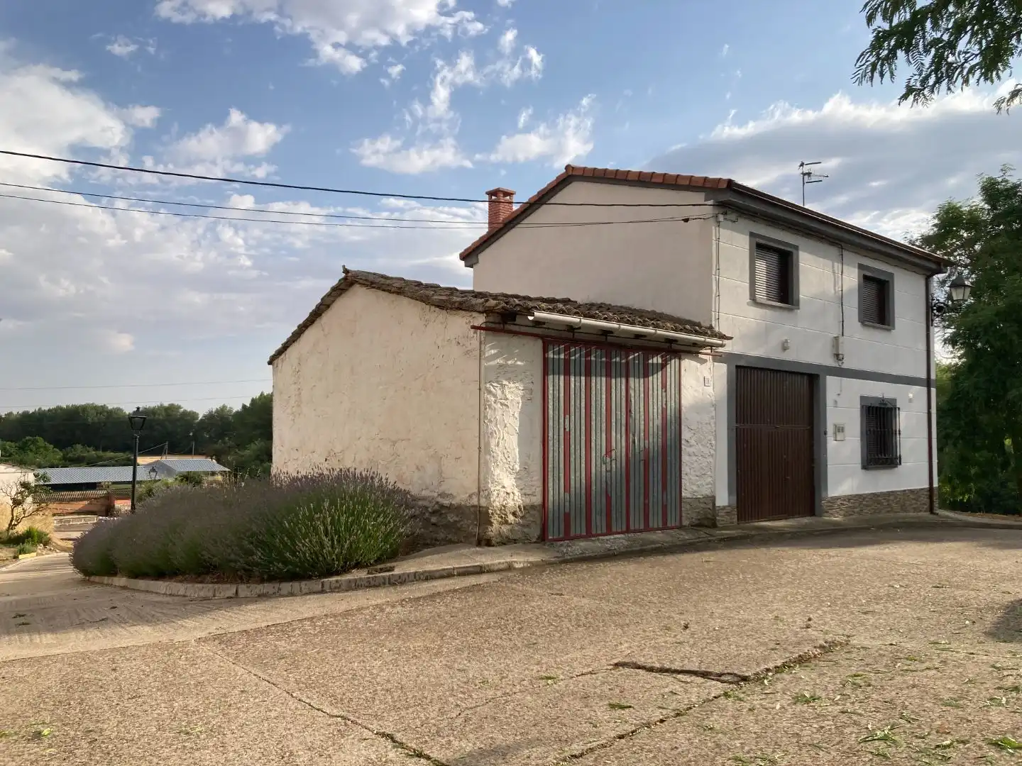Vista exterior de Garaje en venta en Sotresgudo