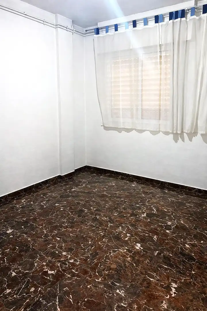 Habitación de Piso en venta en La Zubia con Aire acondicionado, Calefacción y Terraza
