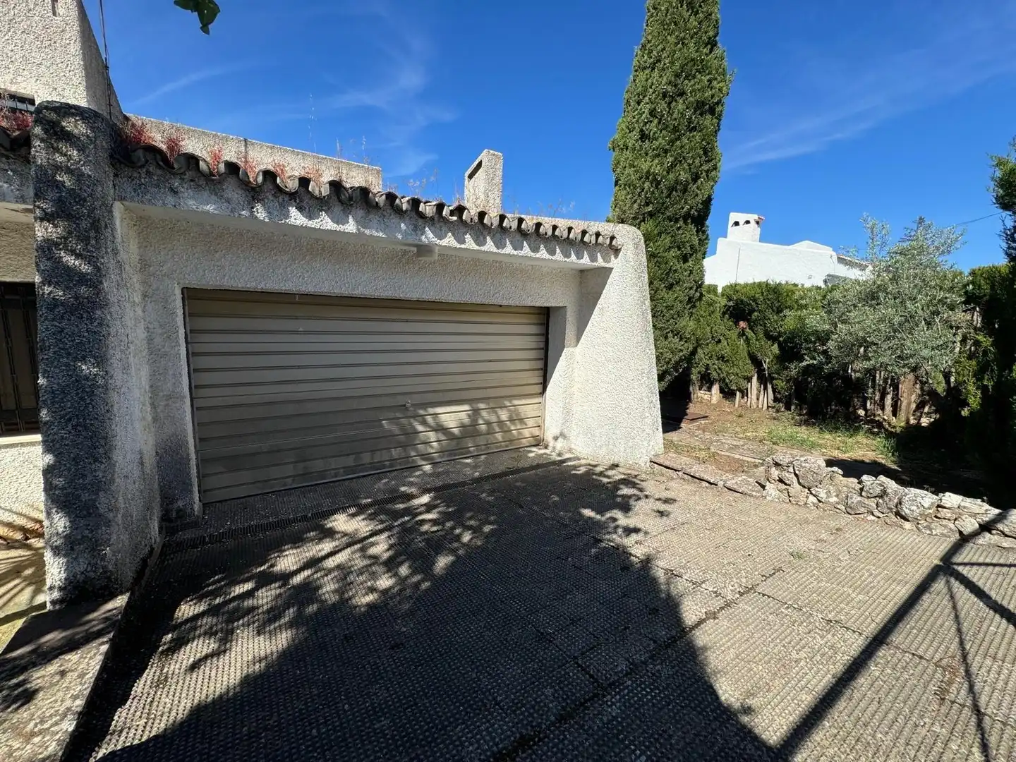 Vista exterior de Casa o xalet en venda en Villanueva del Rosario amb Aire condicionat, Jardí privat i Terrassa