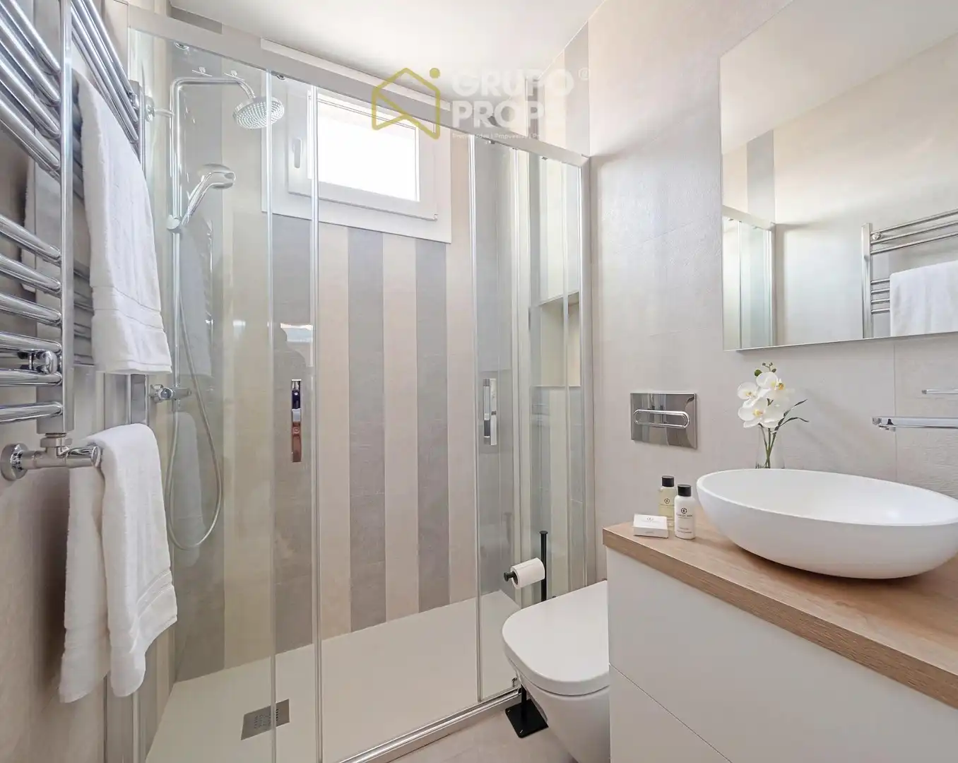Bany de Apartament en venda en Madrid amb Aire condicionat, Calefacció i Terrassa