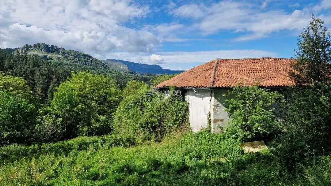 Country house zum Verkauf in Dima 