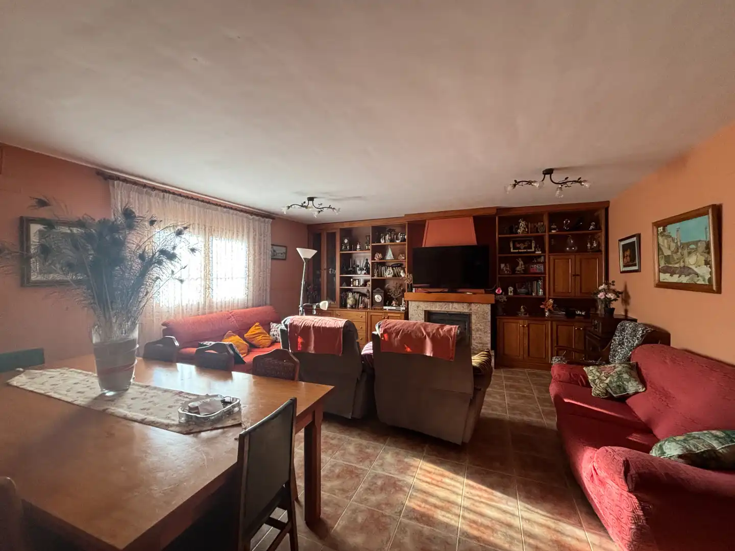Wohnzimmer von Country house zum Verkauf in Flix mit Klimaanlage, Privatgarten und Schwimmbad