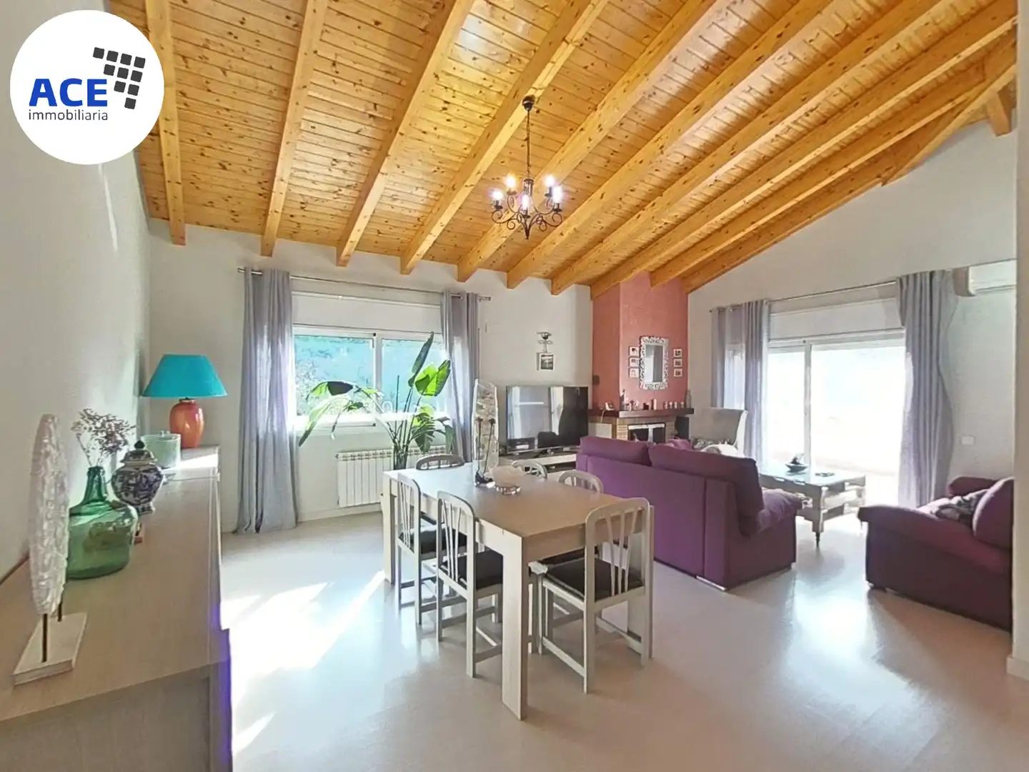 Living room of Houses for sale in Rubí  with Air Conditioner, Heating and Parquet flooring
