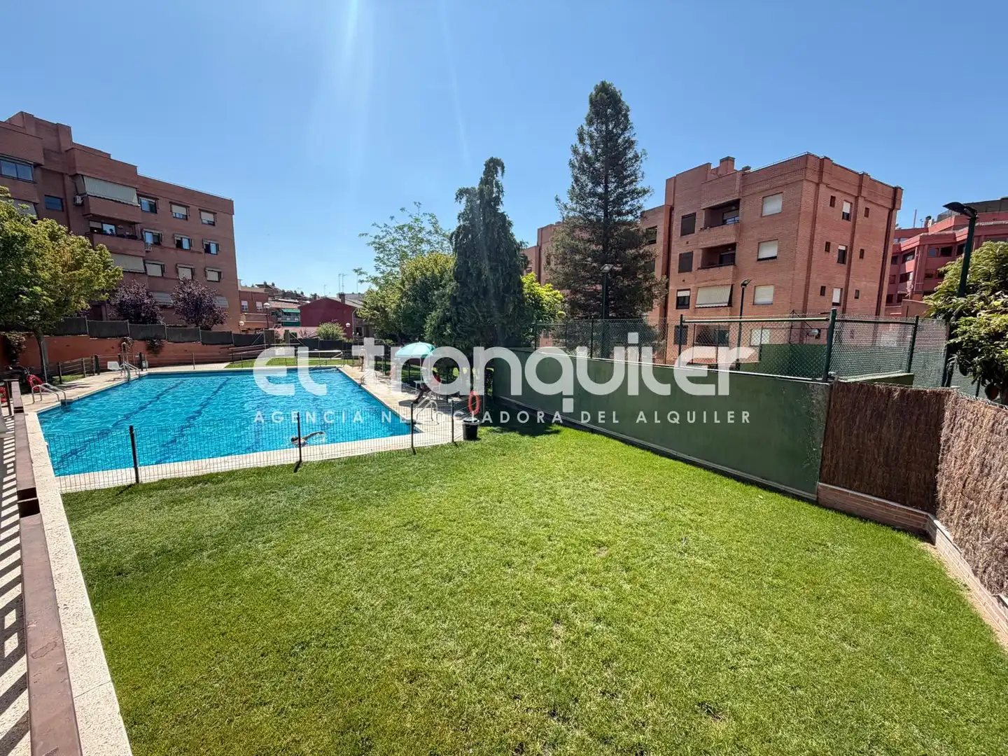 Jardí de Pis de lloguer en Alcobendas amb Aire condicionat, Piscina i Moblat