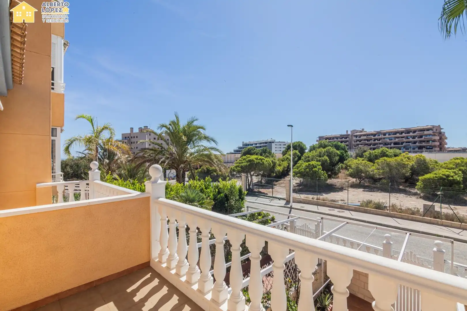 Bungalow with terrace for sale in Los Arenales del Sol, imagen 26