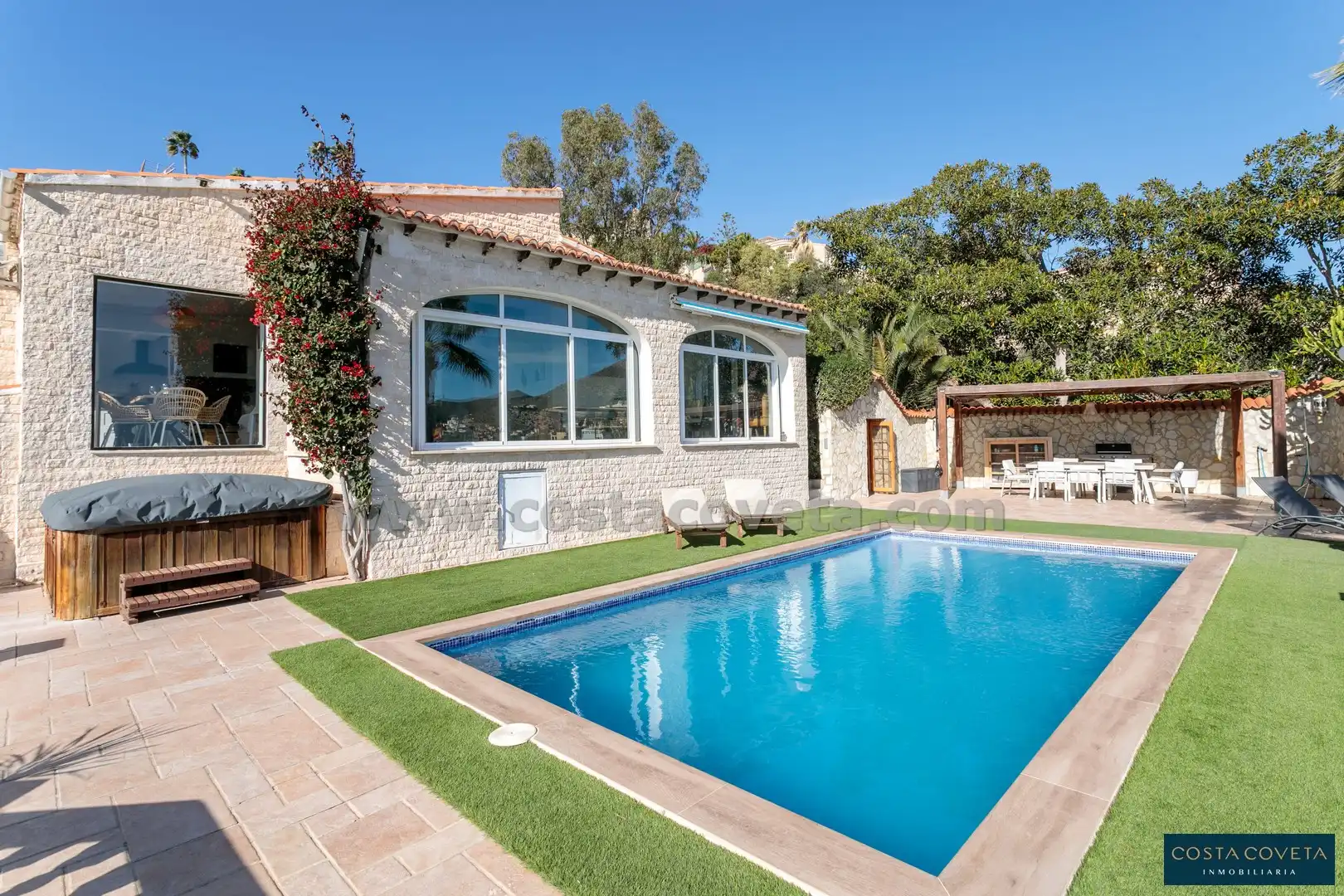 Swimming pool of Houses for sale in El Campello  with Air Conditioner, Private garden and Terrace