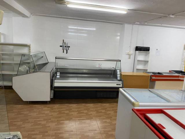 Local comercial en Alquiler en Baza