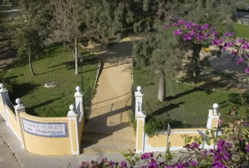 Casa adosada en venta en Sanlúcar la Mayor con Aire acondicionado, Calefacción y Trastero
