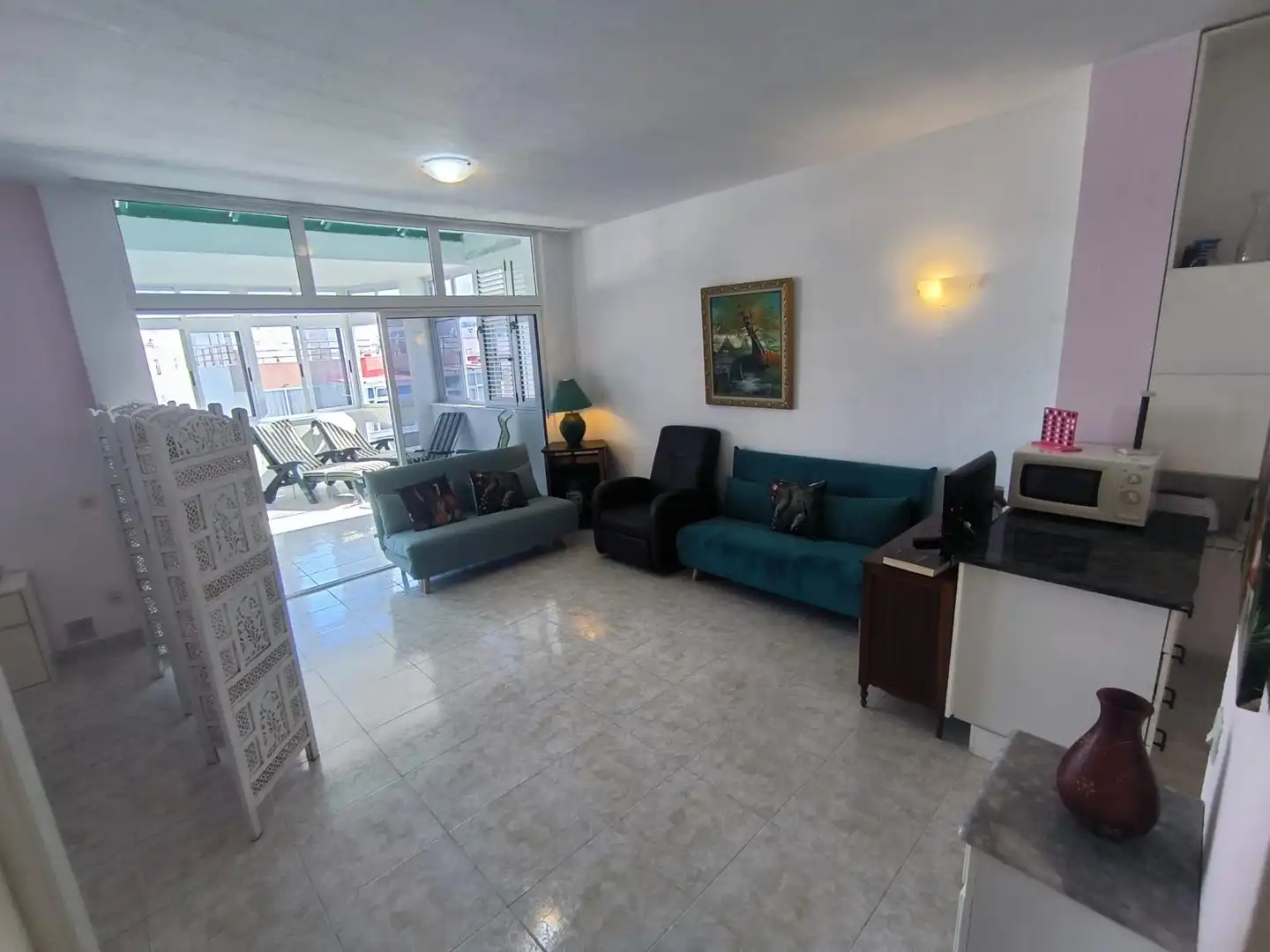 Sala d'estar de Apartament de lloguer en Las Palmas de Gran Canaria amb Moblat i Balcó