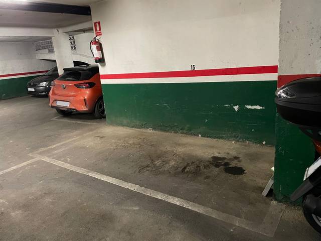 Garaje en Venta en de Cabanes en El Poble Sec - Parc de Montjuïc