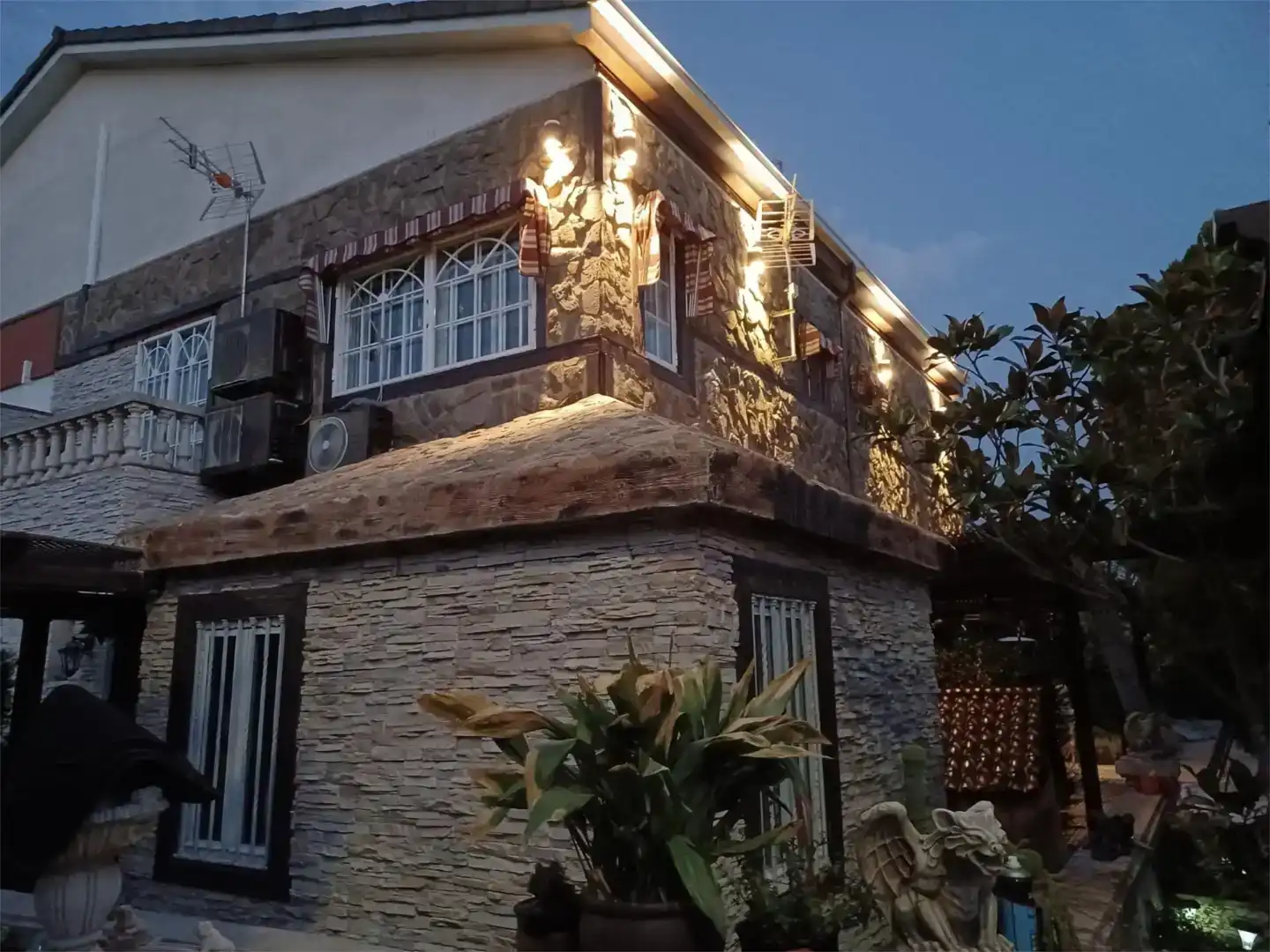 Vista exterior de Casa o xalet per a compartir en Rivas-Vaciamadrid amb Moblat, Forn i Rentadora