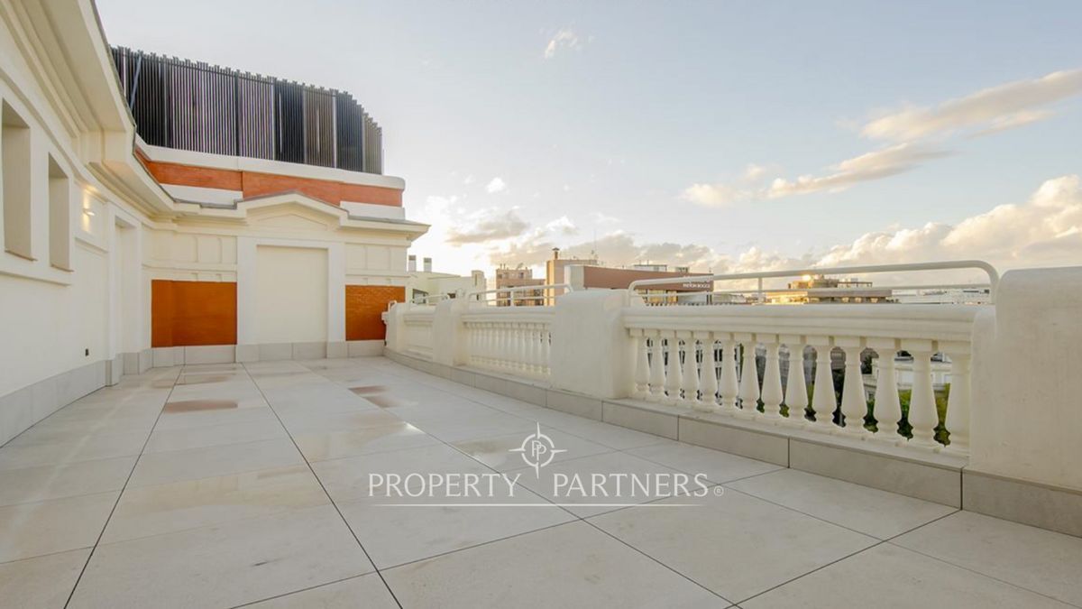 Terrace of Attic for sale in  Madrid Capital  with Air Conditioner, Heating and Private garden