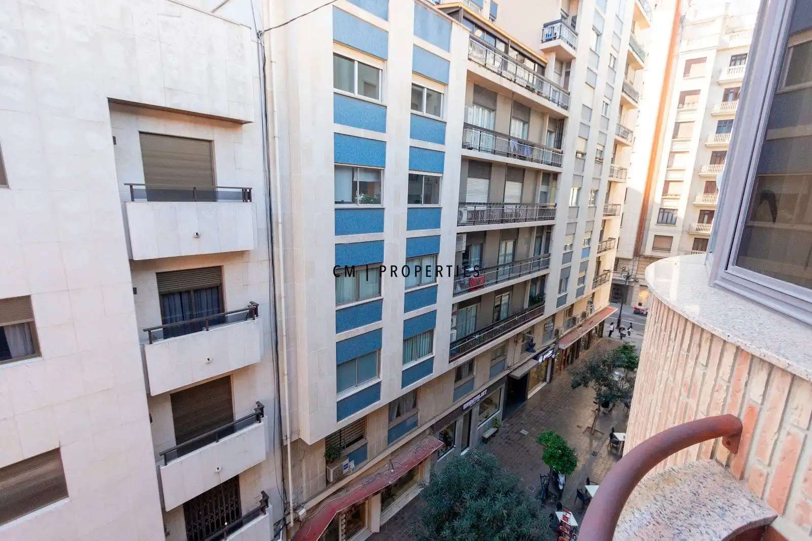Außenansicht von Wohnung zum Verkauf in Valencia mit Klimaanlage, Heizung und Parkett
