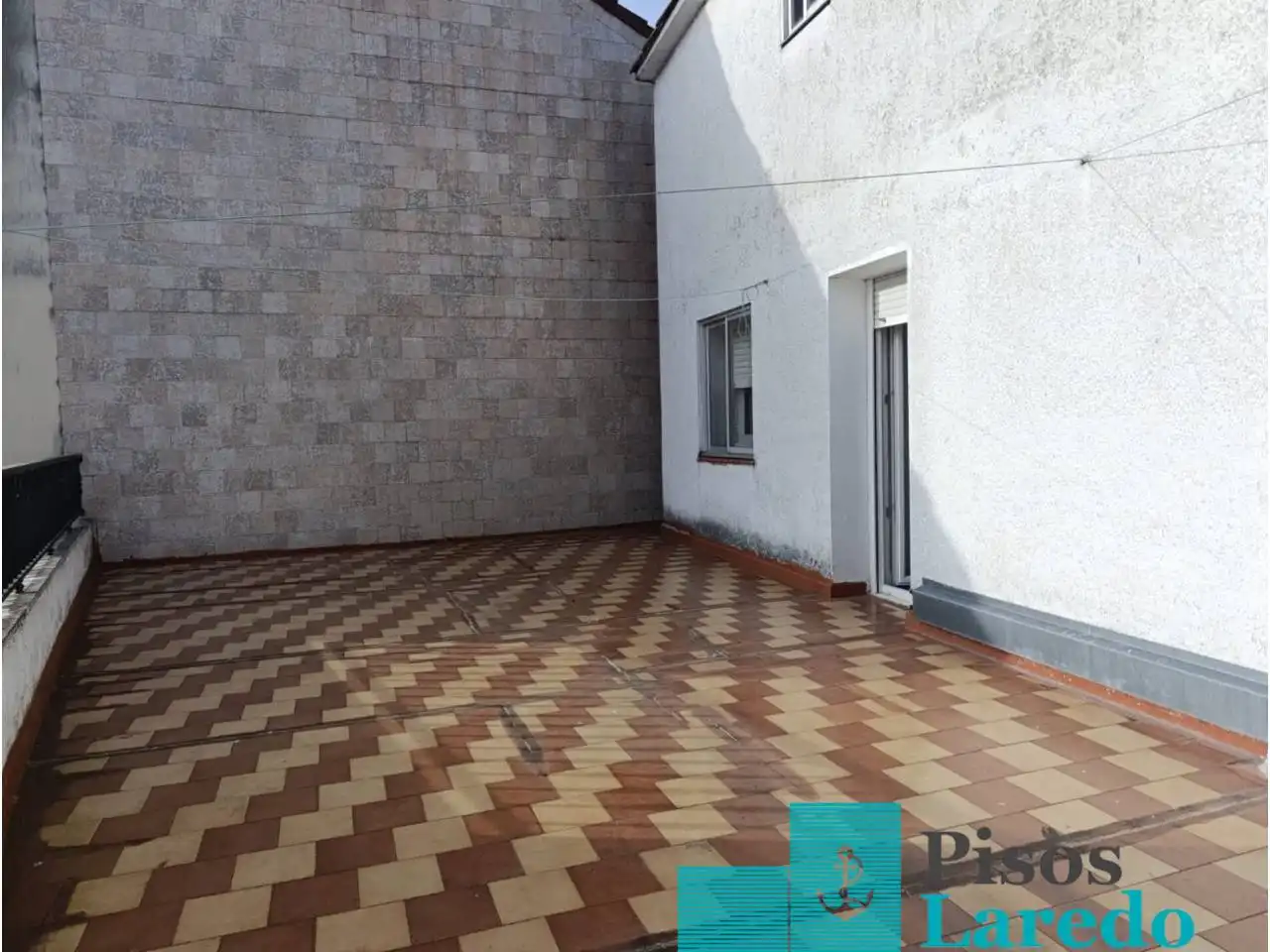 Terrassa de Edifici en venda en Ampuero
