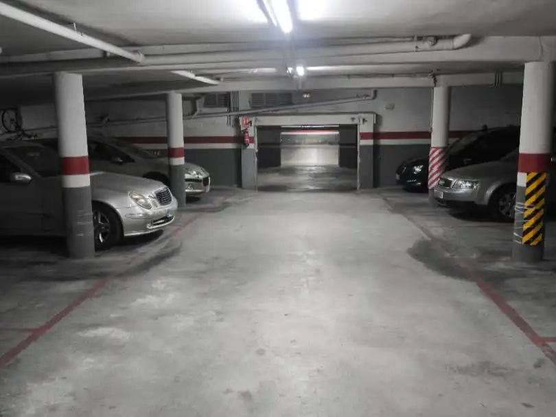 Einzelparkplatz zur Miete in Avinguda Mediterrani 30, imagen 2
