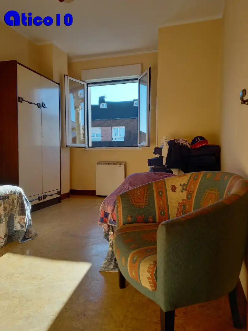 Schlafzimmer von Einfamilien-Reihenhaus zum Verkauf in Oviedo  mit Heizung, Privatgarten und Parkett