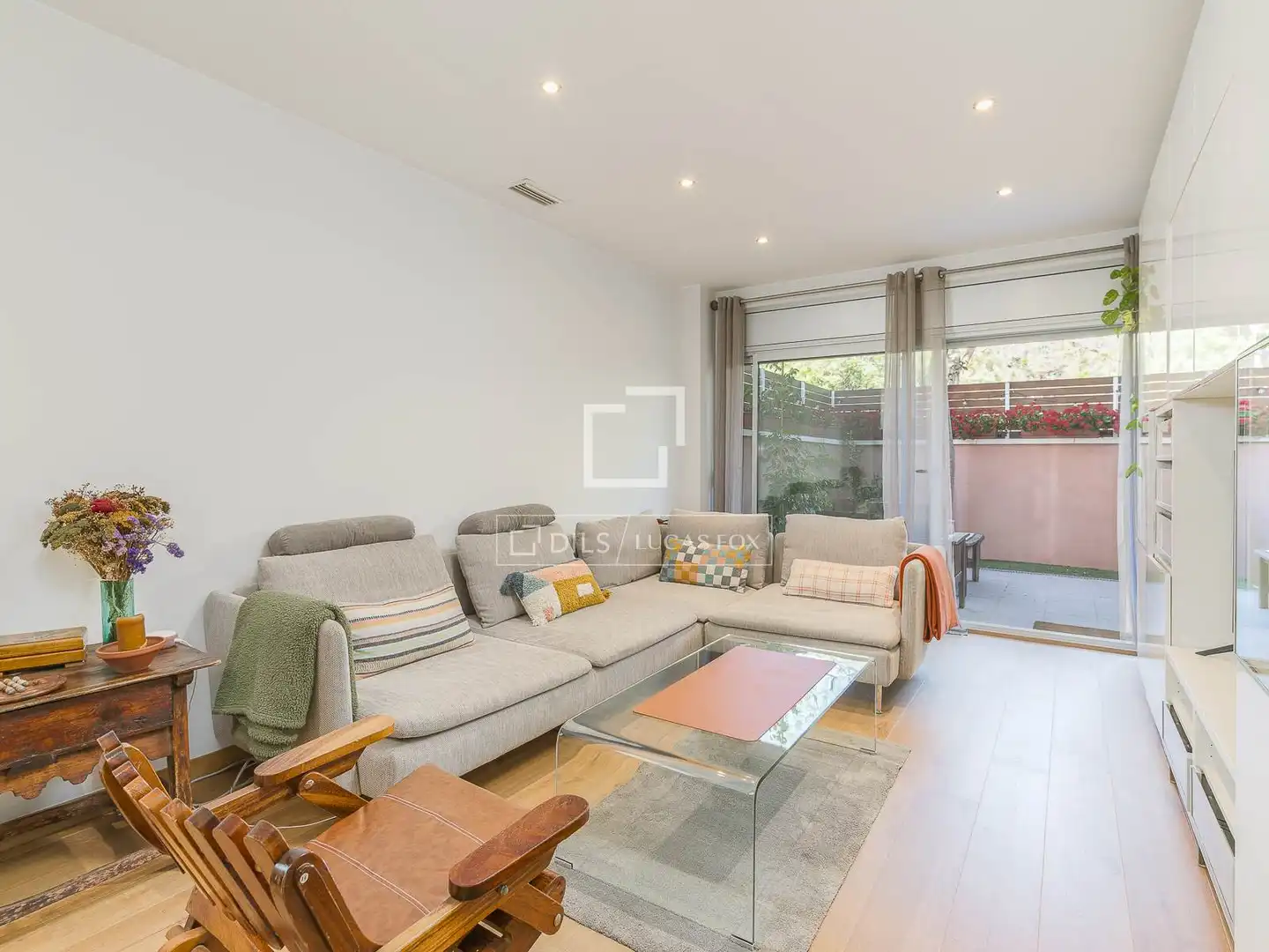 Exterior view of Flat for sale in Barcelona  with Air Conditioner, Terrace and Storage room