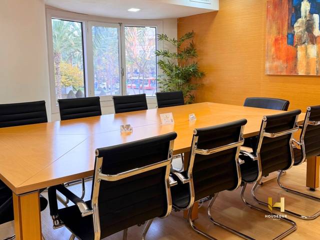 Oficina en Alquiler en Ensanche - Diputación