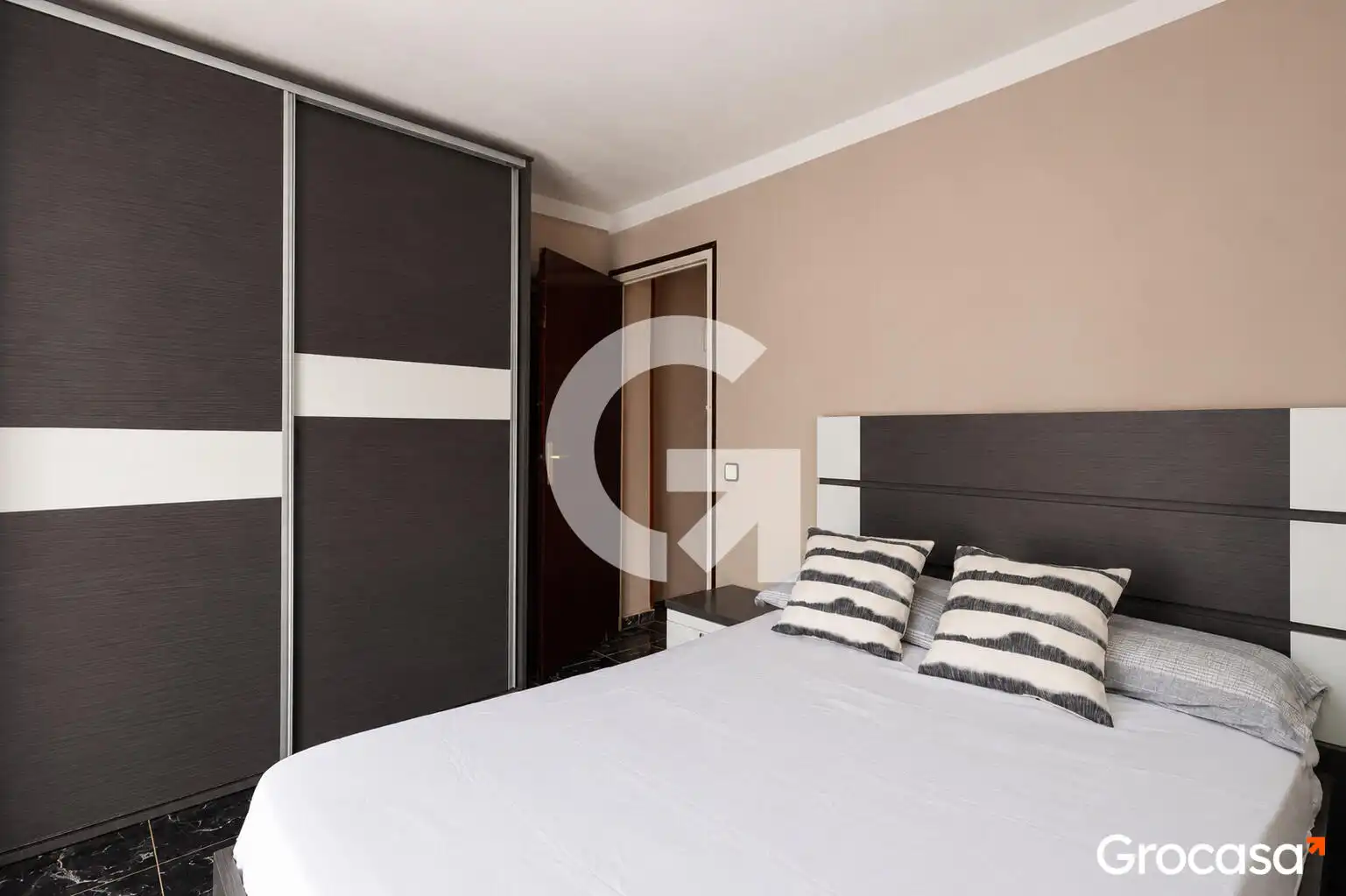 Bedroom of Flat for sale in El Prat de Llobregat  with Air Conditioner, Oven and Balcony