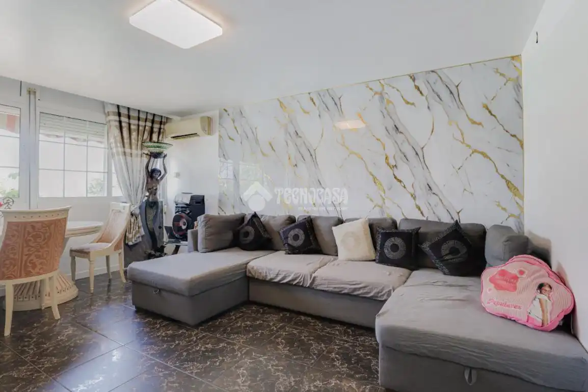 Living room of Flat for sale in Sant Boi de Llobregat  with Air Conditioner