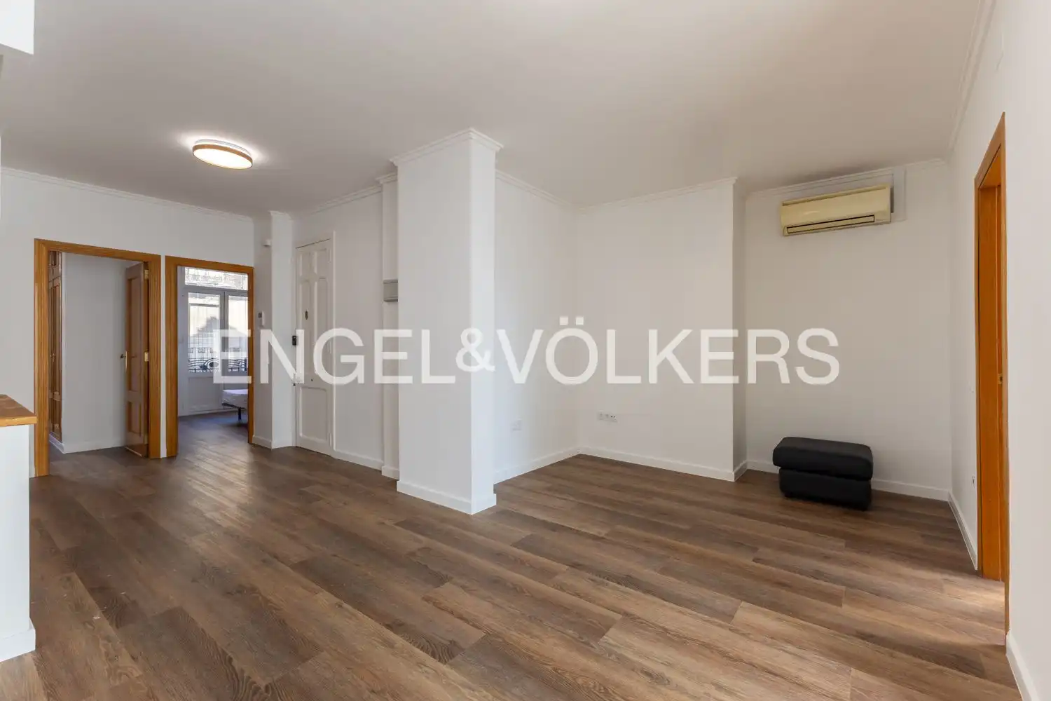 Wohnung zur Miete in Carrer del Pintor Salvador Abril, Russafa