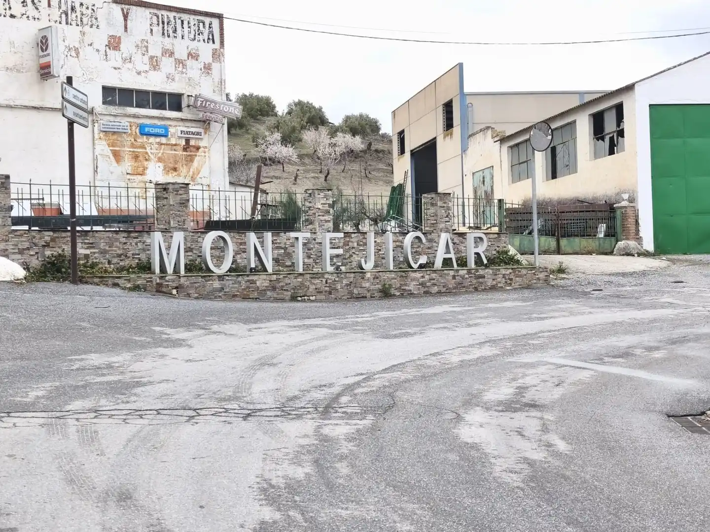 Vista exterior de Casa adosada en venta en Montejícar