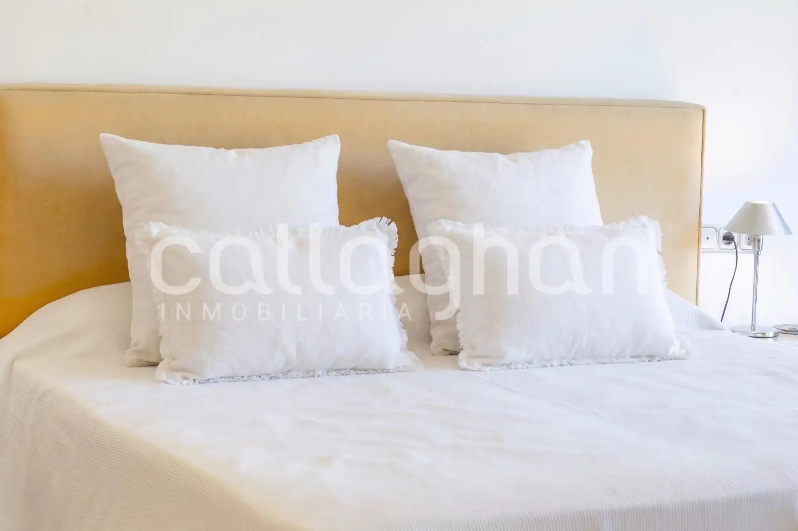 Bedroom of Flat for sale in Valencia  with Air Conditioner, Heating and Terrace