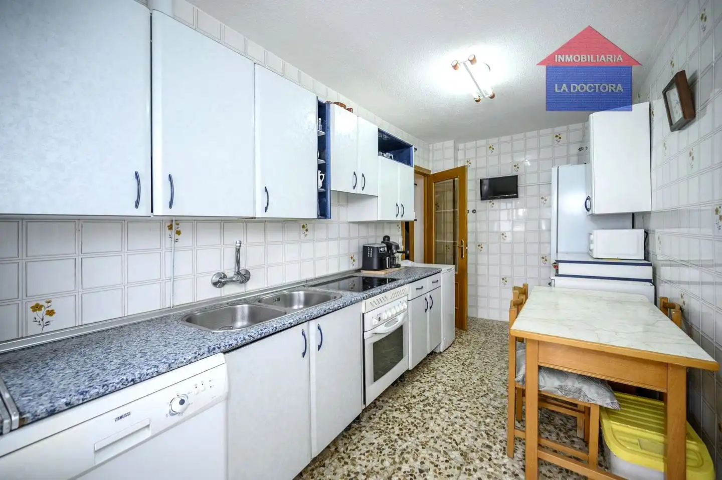 Semi-detached house with pool for sale in Escalona, imagen 13