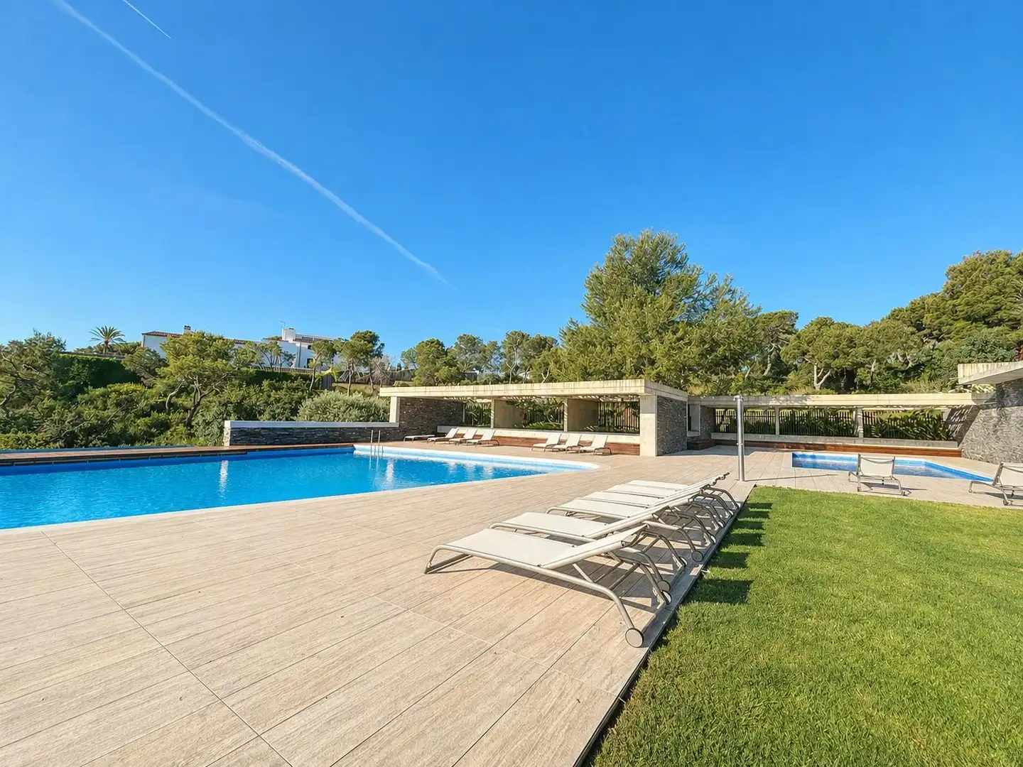 Schwimmbecken von Wohnung zum Verkauf in Sant Pere de Ribes mit Klimaanlage, Heizung und Terrasse
