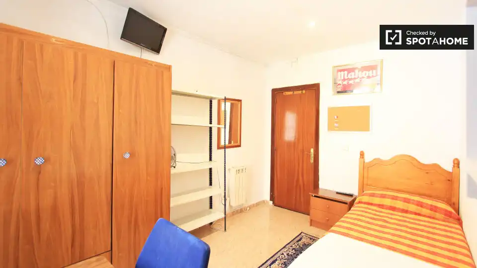 Room in Universidad - Malasaña